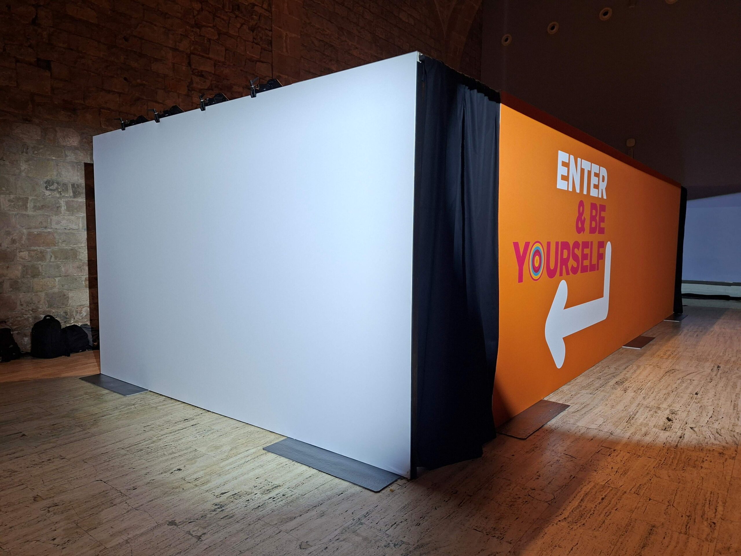 aforamiento de un espacio para exposición