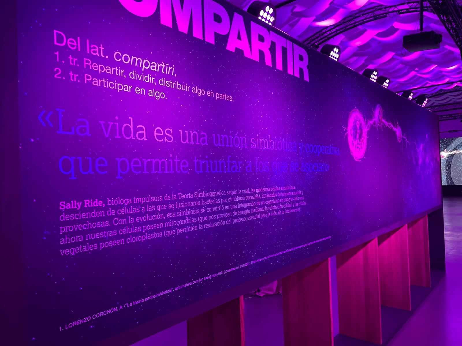 arge format event printing for a booth in Barcelona by Saez Decom.