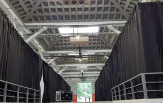 alquiler camerinos y backstage para rodajes separando espacios