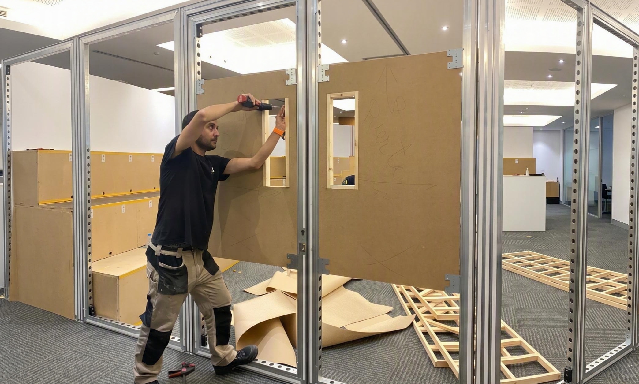 Rear view of beMatrix aluminum modular frames installation