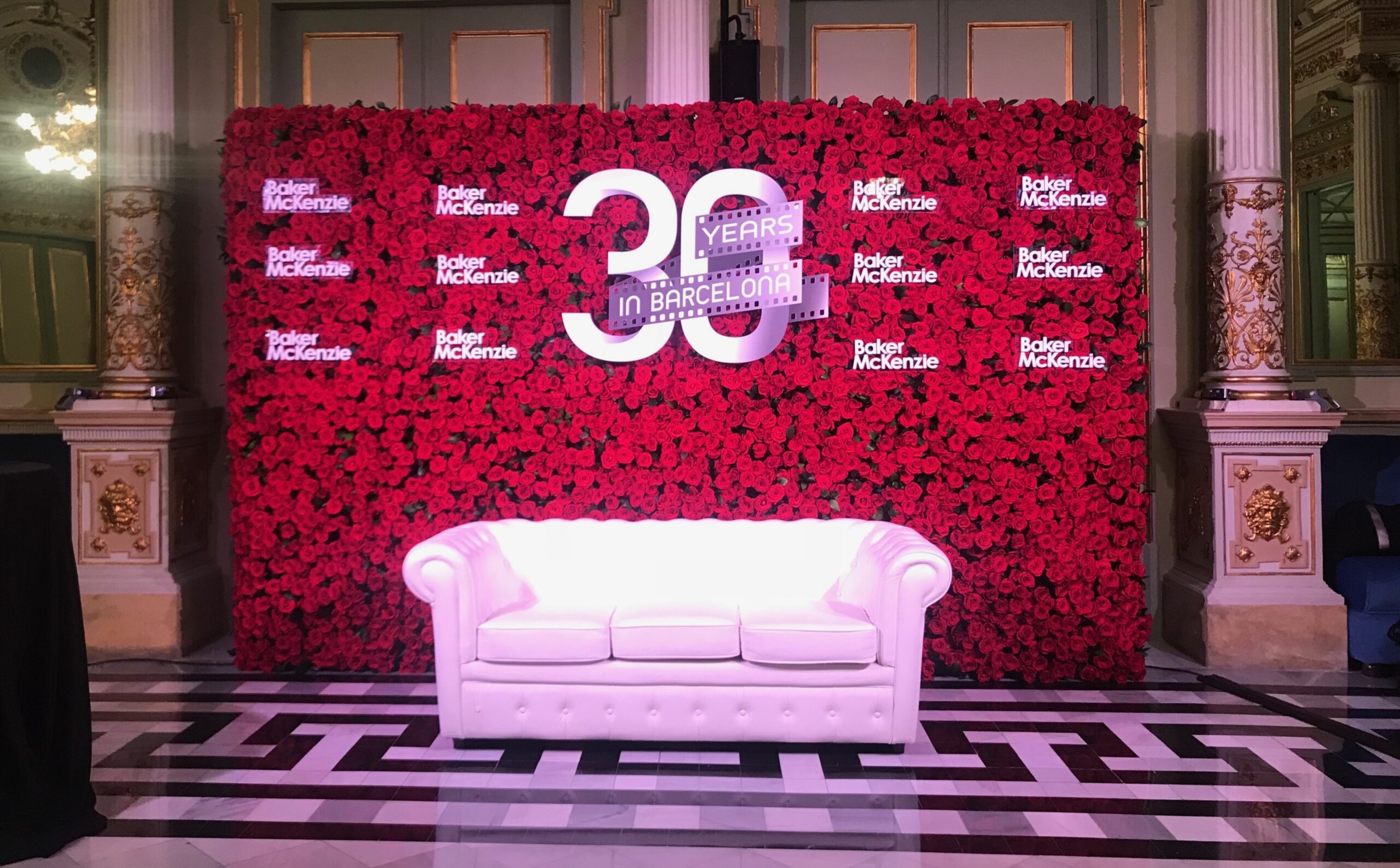 Real flowers
Premium Corporate Media Wall in Spain